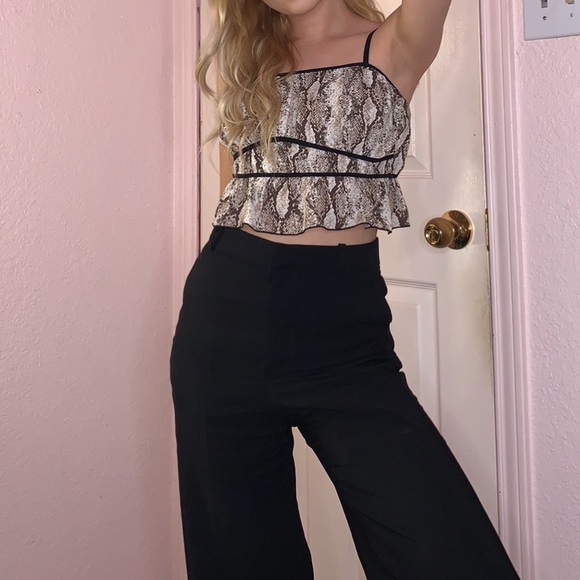 FOREVER 21 Snake Print Blouse Top SZ: SMALL - Picture 2 of 7